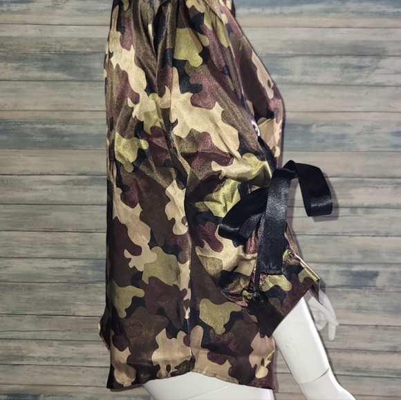 BAKU 100% POLYESTER BUTTONED DOWN CAMO TOP - Picture 4 of 4